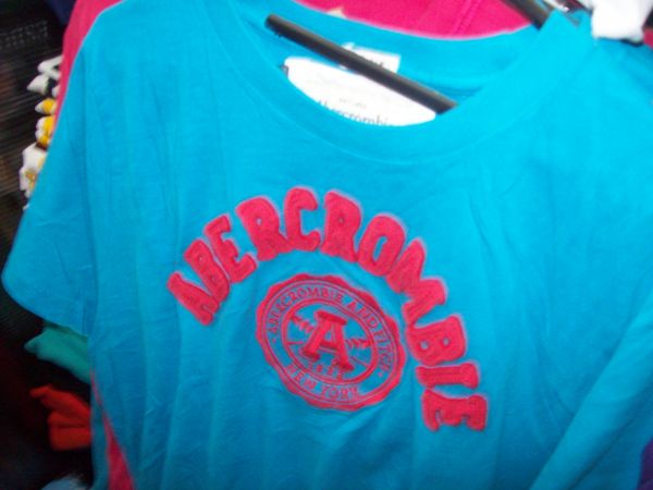Camiseta Abercrombie & Fitch e Hollister
